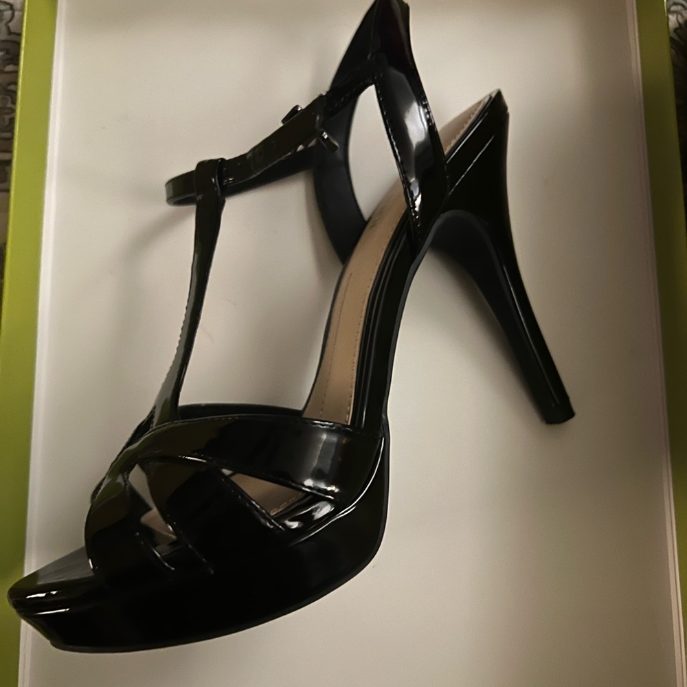Gianni Bini black heels size 8
